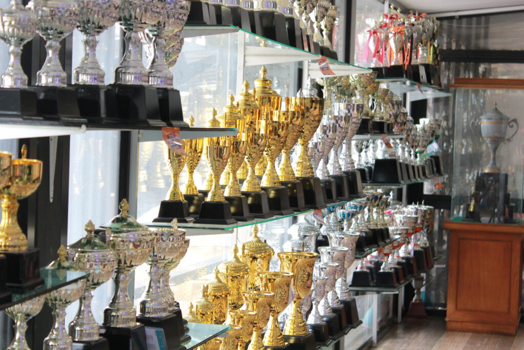 ถ้วยรางวัล ราคา ถ้วยรางวัล ราคา